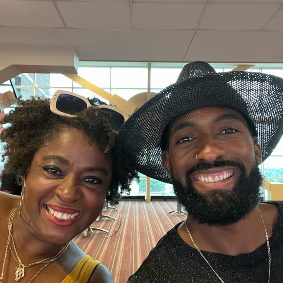 Meet your Posher, Travone - Picture 4 of 4